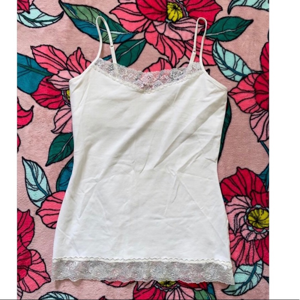 EXPRESS 🌟 Tank top with lace